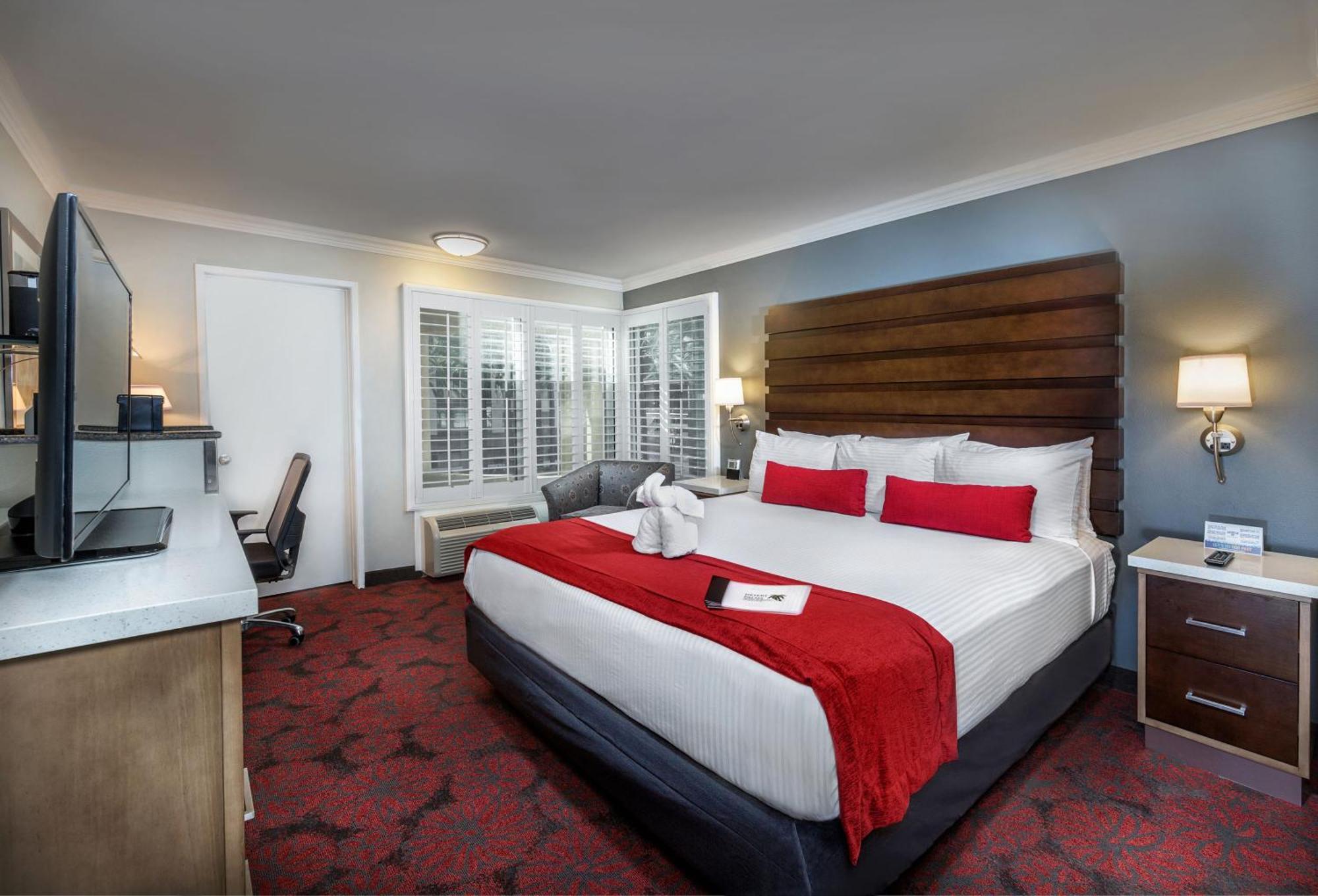 Standard Queen Room
